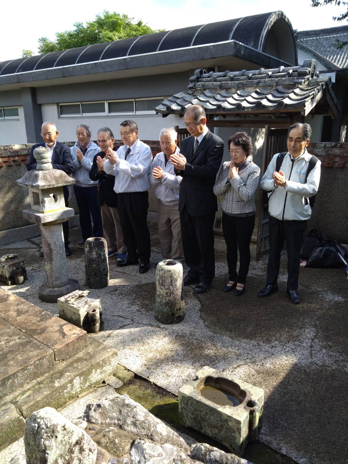 道雪会メンバーで梅岳寺に眠る道雪公をお参りしました