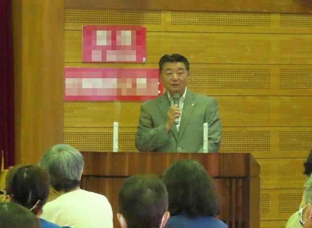 しんぐるっとメンバーへあいさつをする桐島町長