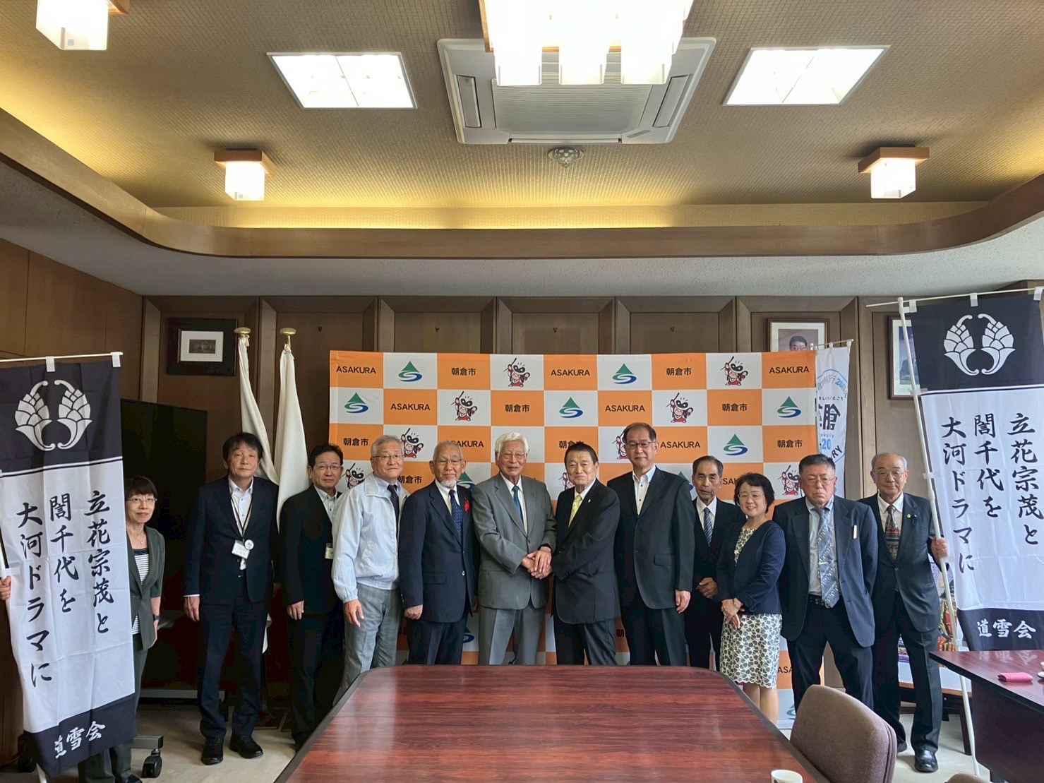 林市長を囲んで記念写真を撮りました