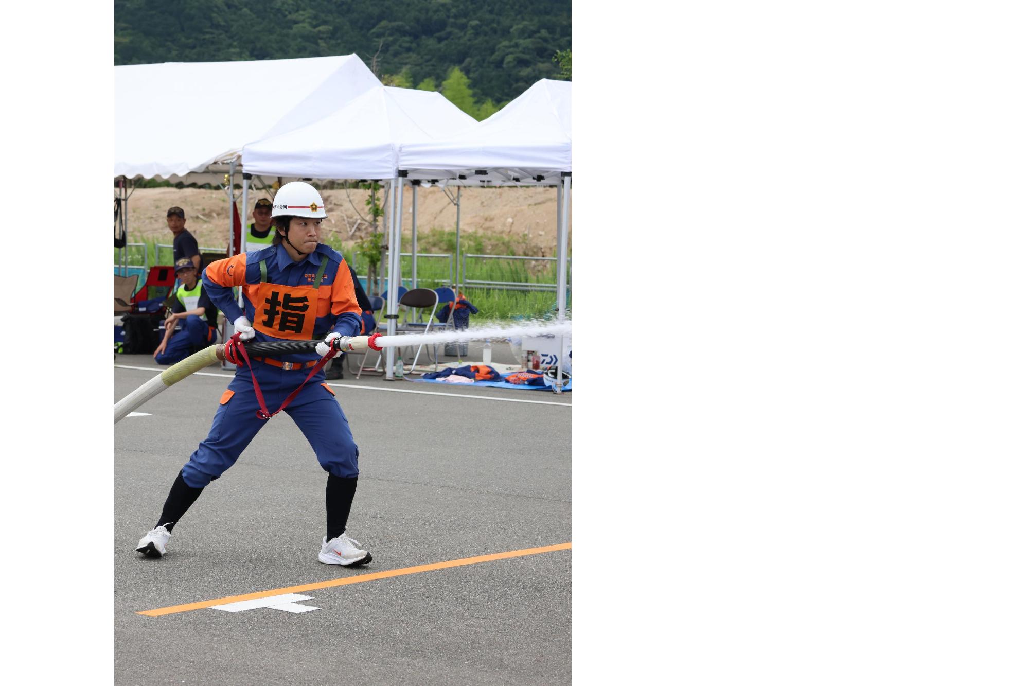1番員放水の様子