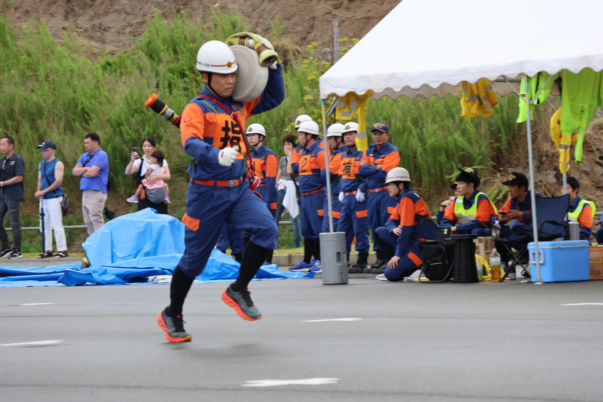 操法大会小型ポンプホース搬送