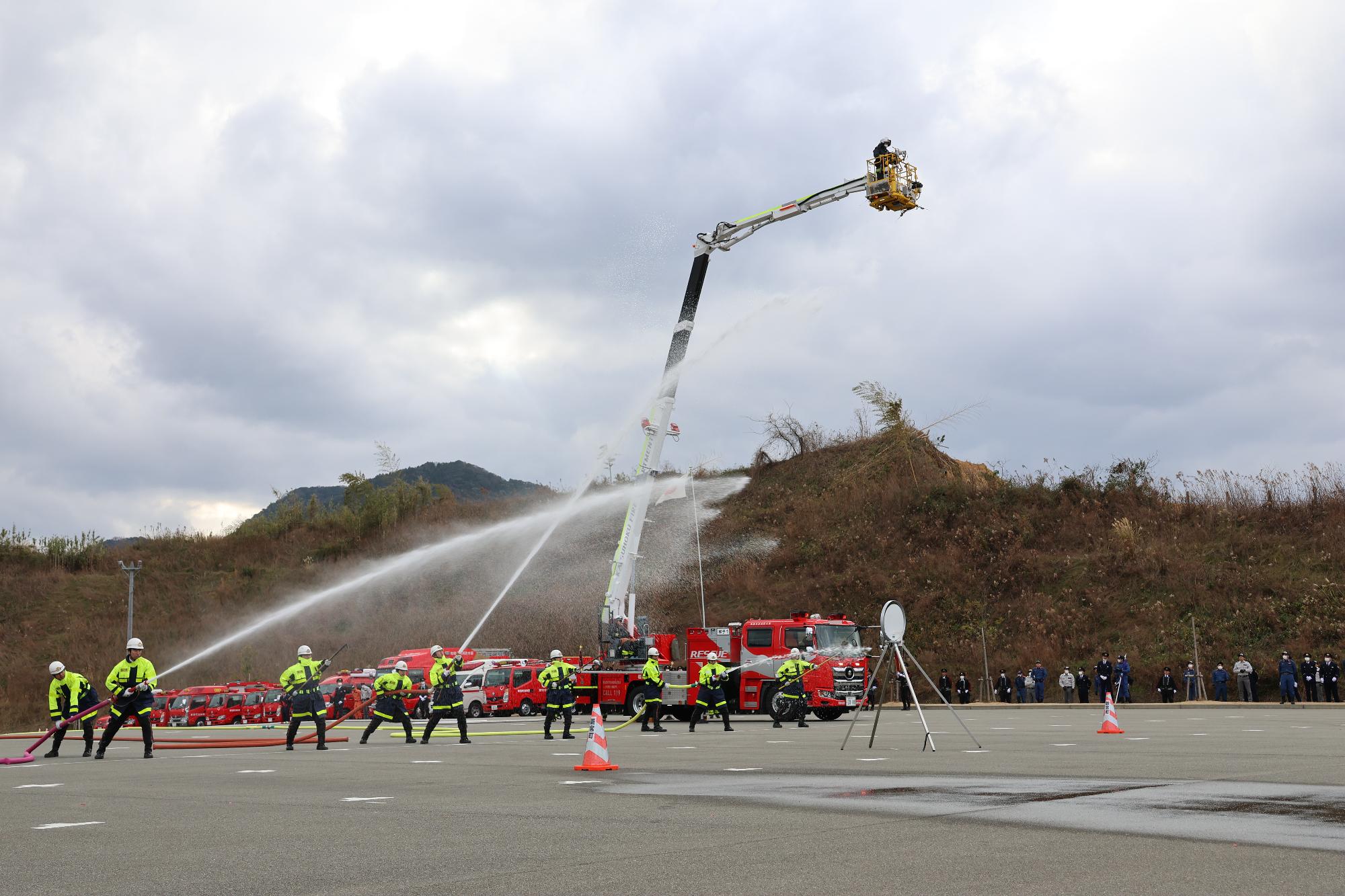 一斉放水の様子