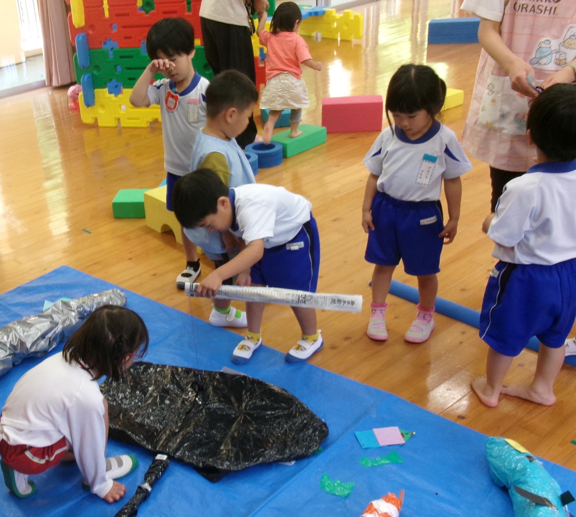 お客さんを招待して魚釣りをさせてあげているところ
