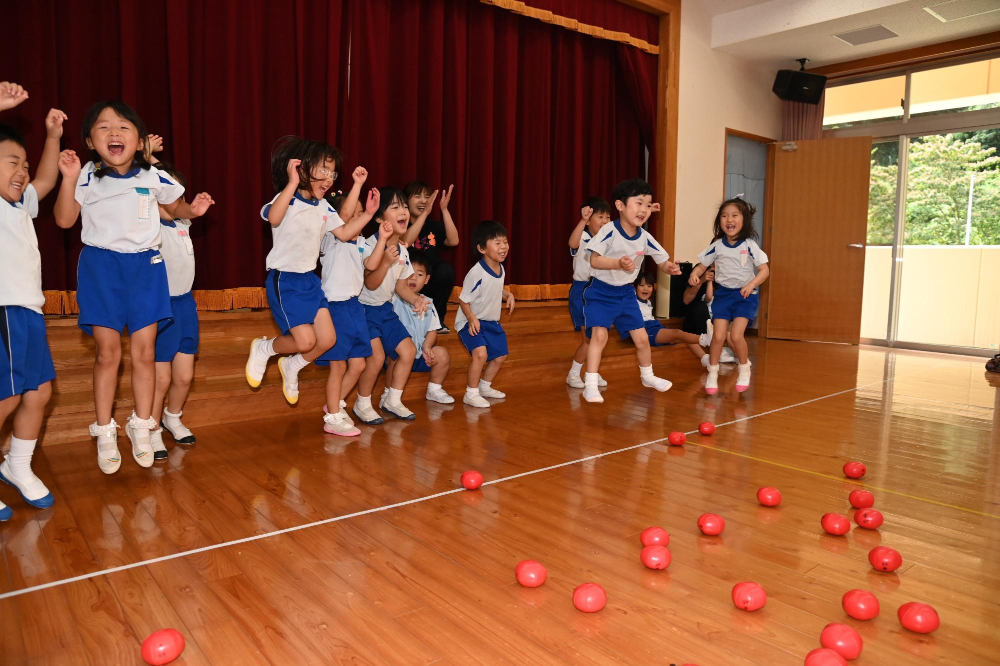 子どもチームが勝って喜んでいるところ