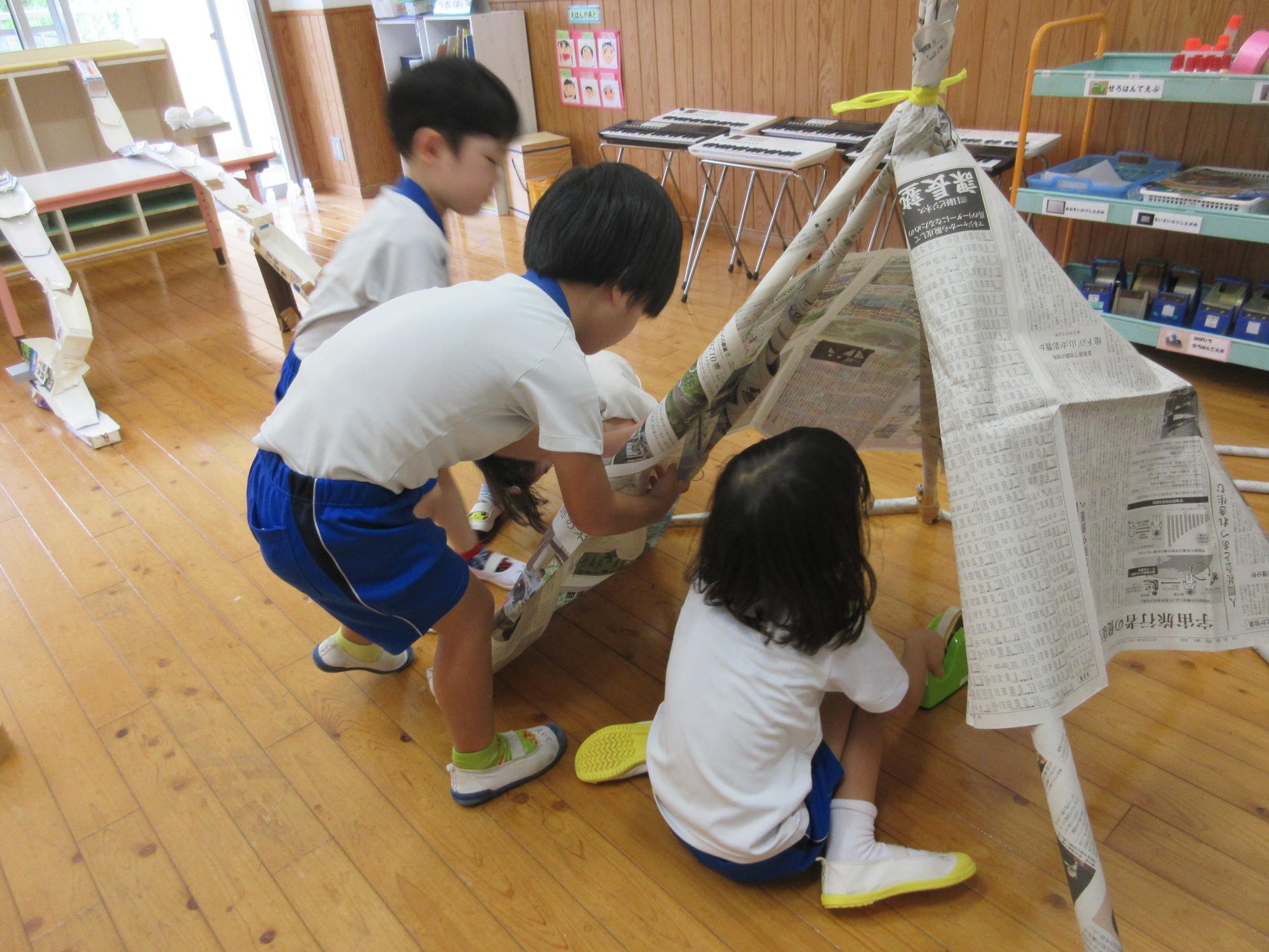 テント作りの様子