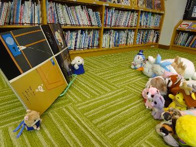 昨年度のぬいぐるみおとまり会の様子